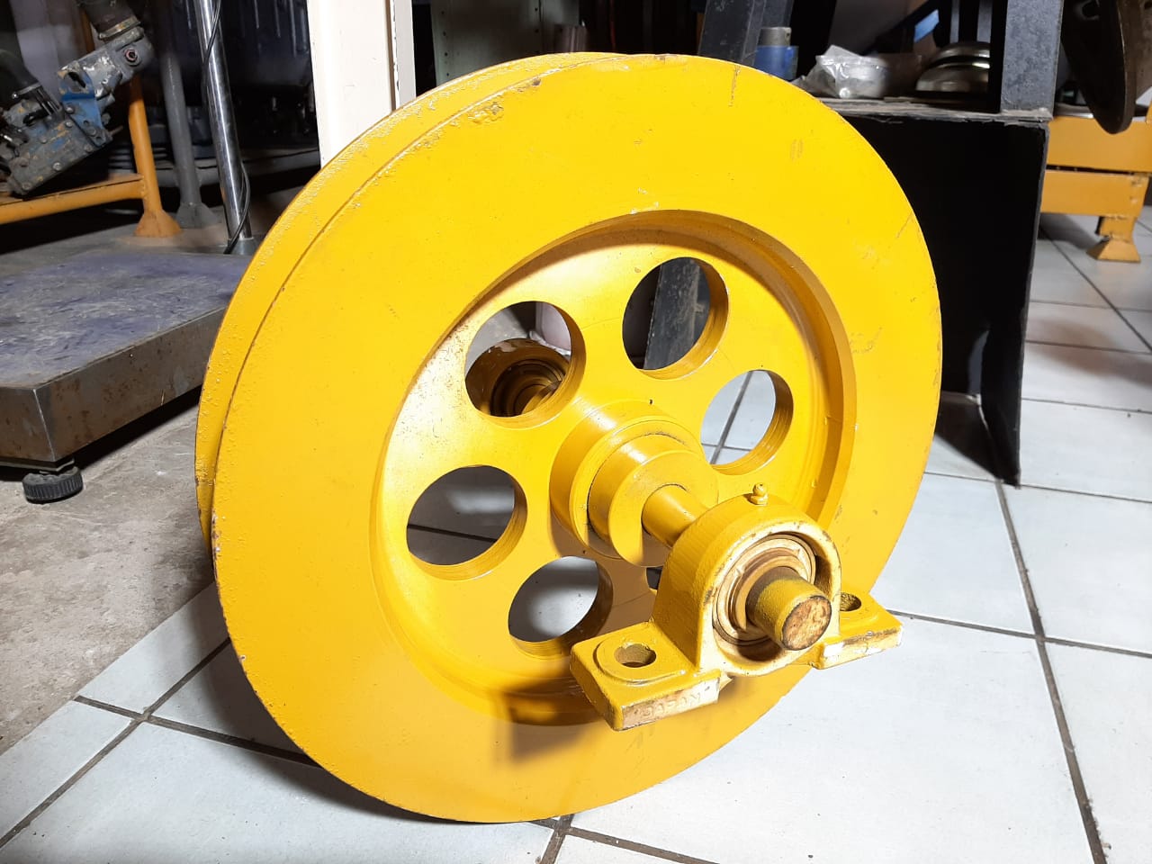 Crane pulley for multi-national military bases - cranepulley